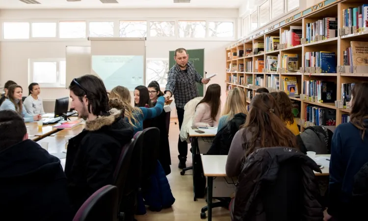 Workshop for high-school students in Mostar organized by IUSLife