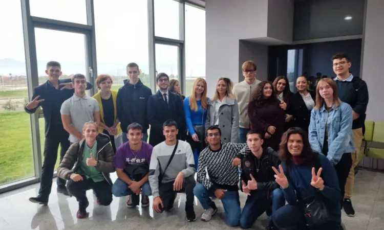 IUS Life Organizes a Workshop for High School Students