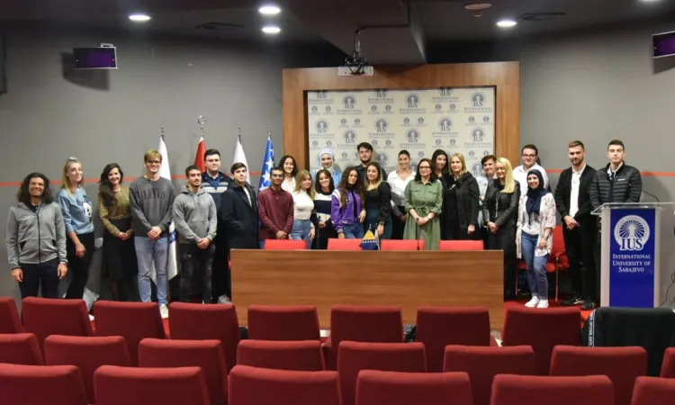 IUS Life Organizes Orientation Meeting for High School Students from Italy