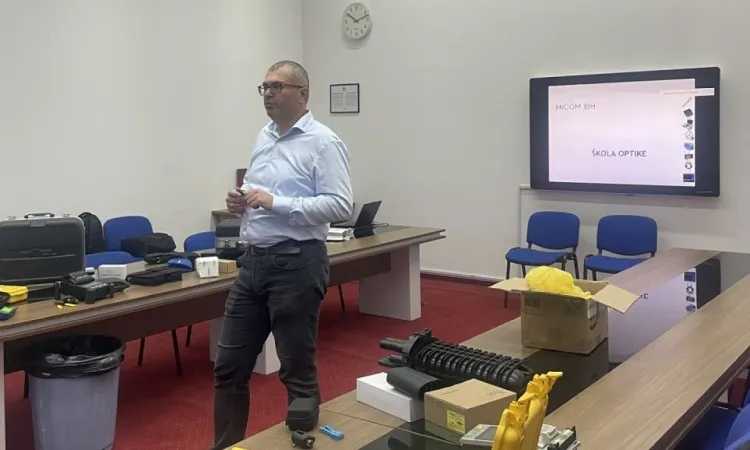 IUS Life and MICOM BH Successfully Organize Weekend Fiber Optics Course