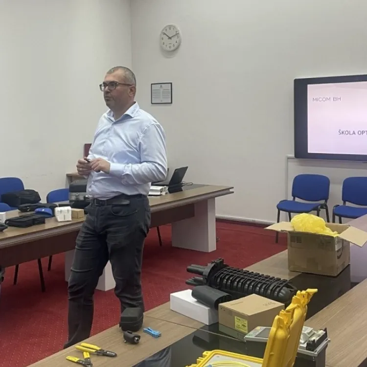 IUS Life ve MICOM BH, Hafta Sonu Fiber Optik Kursunu Başarıyla Gerçekleştiriyor